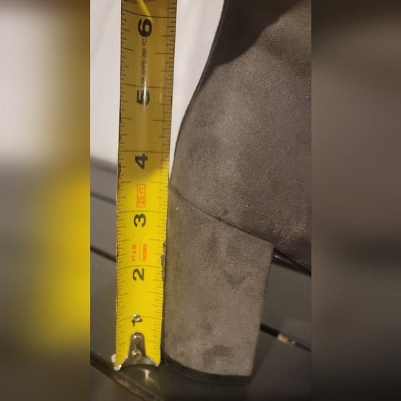 Gray suede ankle boots - Picture 6 of 8